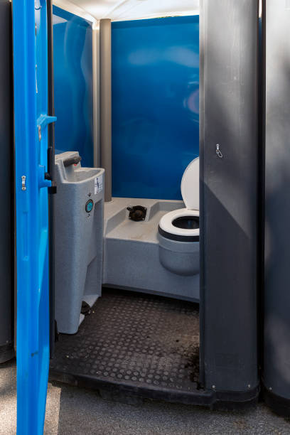 Best Restroom trailer rental cost  in Le Center, MN